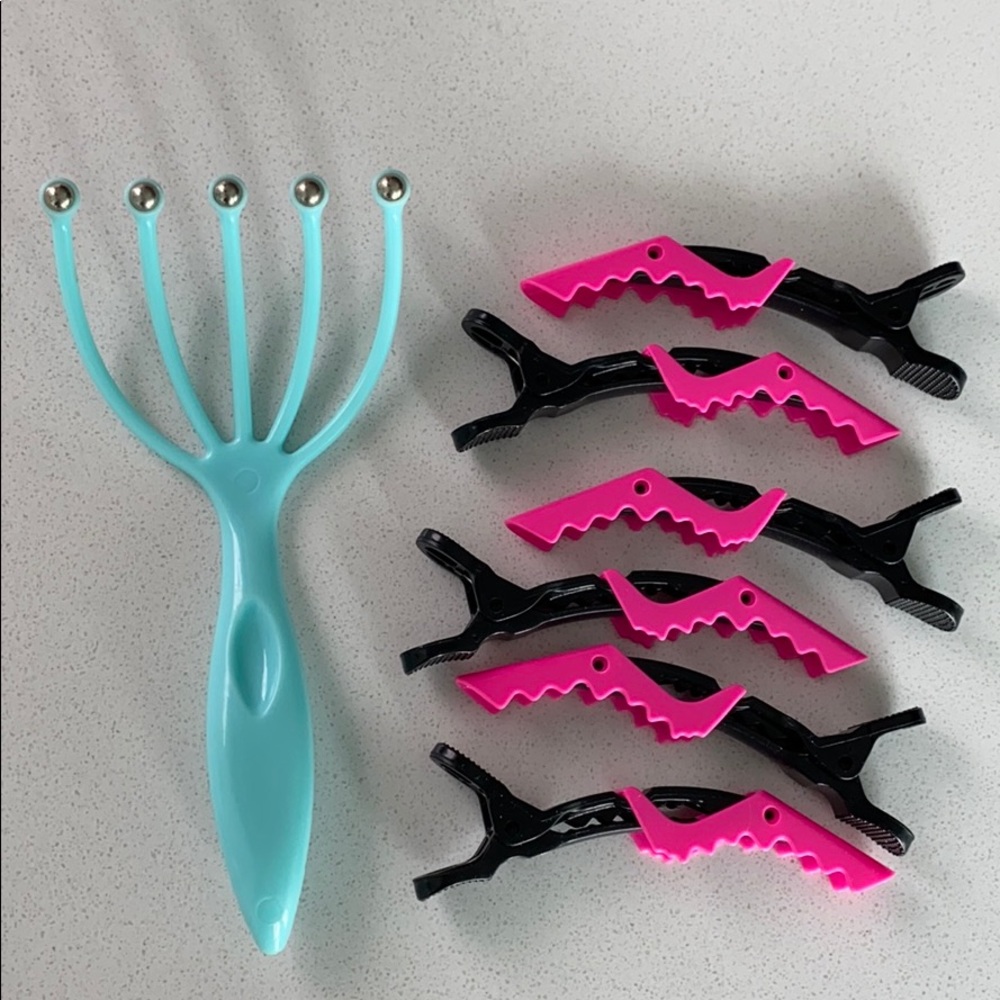 Hair clip alligator style + head massager